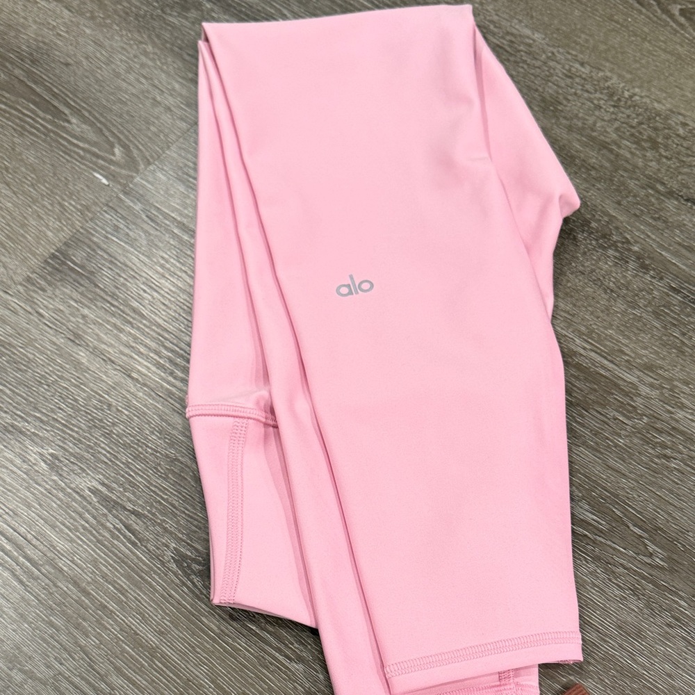 ALO Yoga Airlift Light Pink Leggings